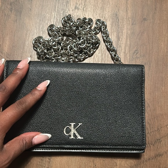 NWT Calvin Klein Minimal Monogram Chain Strap Wallet - Picture 8 of 8
